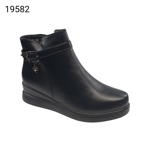 [19582] بوت 19582 37-41 اسود A6